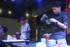 Bank Jatim Tuban Gelar Fun Brewing V60, Pertemukan Para Barista dalam Kompetisi Seduh Kopi