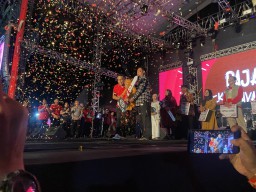 Dapat Hdiah Undian Mobil Pajak Ekstravaganza Ponorogo, Wajah Nenek Bago Sumringah