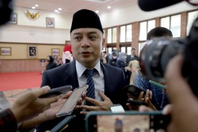 Siswa SMP di Surabaya Diwajibkan Berbahasa Inggris Tiap Jumat, Gurunya Mampu?