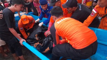 Jenazah Wisatawan yang Hilang di Pantai Sanggar Tulungagung Ditemukan