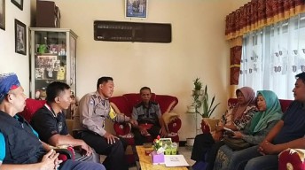 Kisah Polisi Tulungagung Temukan ODGJ Terpisah 11 Tahun dari Keluarganya di Banyuwangi
