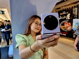 Tecno Phantom V Flip 5G Menyapa Surabaya, Simak Spesifikasi dan Harganya