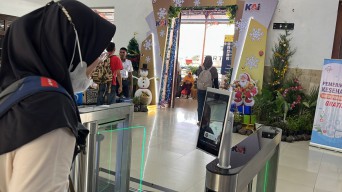Penumpang KA di Stasiun Madiun Gak Pakai Antre, Kok Bisa?