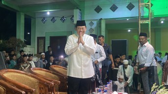 SBY Selawatan Bareng Warga Kota Kediri di Bawah Guyuran Hujan