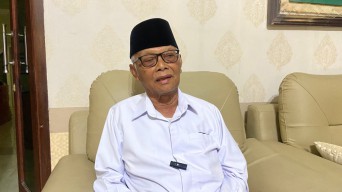 Kelakar Zulhas Soal Amin dalam Salat, Ketua Umum MUI Gus War Beri Nasihat