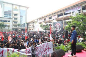 3000 Mahasiswa Singgung Politik Dinasti di Untag Surabaya