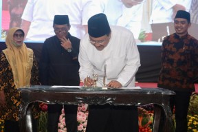 Wali Kota Pasuruan Membuka Acara Forum Konsultasi Publik Rencana Awal RPJPD