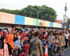 Jalan Sehat dan Pawai Mobil Hias Meriahkan Hari Disabilitas Internasional di Kota Pasuruan