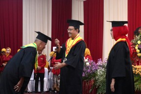 308 Lansia Kota Pasuruan Diwisuda dalam Program Selantang dan SOTH