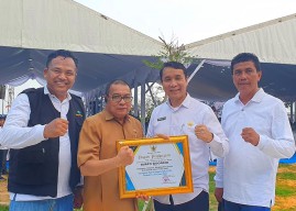Bupati Sidoarjo Raih Penghargaan Pembina Terbaik Penerapan Cara Budidaya Ikan yang Baik