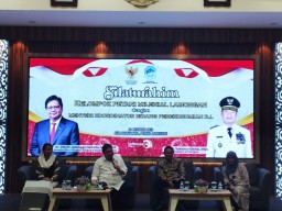Airlangga Hartarto Temui Petani Milenial Lamongan, Dorong Penggunaan Pupuk Organik