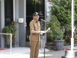 PBB 2023 Wilayah Kecamatan Klojen Lampaui Target, Pj Wali Kota Malang Apresiasi 5 Lurah
