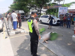 Tabrak Truk Putar Balik, Pemotor Lamongan Tewas Terlindas