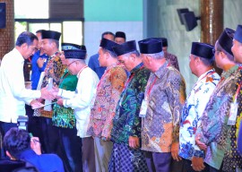 5.000 Sertifikat Tanah Warga Jatim Dibagikan Presiden Jokowi di Sidoarjo