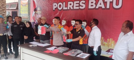 Polres Batu Amankan Dua Pelaku Penyalahgunaan Sabu Setengah Kilogram