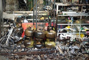 Warkop dan Toko di Gresik Terbakar, Diduga Lupa Matikan Obat Nyamuk