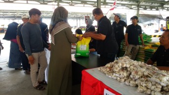 Pasar Induk Surabaya Sidotopo Gelar Pasar Murah, Bantu Tekan Inflasi