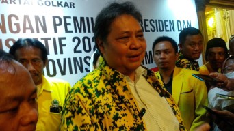 Dukungan Golkar kepada Khofifah Maju Pilgub 2024, Airlangga: Kami Selalu Bersama