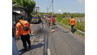 3 Orang Tewas usai Terserempet Truk di Pakal Surabaya