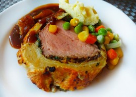 Rendang Beef Wellington, Paduan Citarasa Nusantara dan Western Suguhan Aston Hotel Sidoarjo