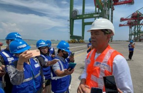Terminal Teluk Lamong Kejar Target di 2024, Boyong 2 RTGC dari Tanjung Priok
