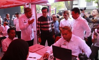 Menkumham Tinjau Pelayanan Eazy Intal dan Eazy Paspor Kanim Malang di Legal Expo