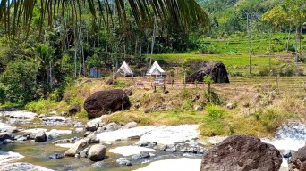 Wisata Taman Watu Kandang Desa Pandean Trenggalek, Hasil Keresahan Wanita Ini
