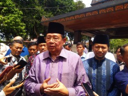 Pesan SBY di Makam Bung Karno: Sampaikan ke Rakyat daripada Saling Hujat