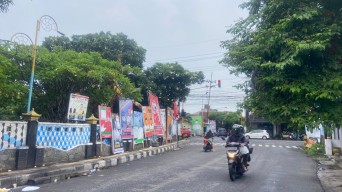 Gaya Lawas Baliho-baliho Caleg di Kediri Bikin Polusi Pemandangan Saja
