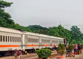Evakuasi KA Pandalungan Usai, Jalur Rel Sidoarjo Sudah Dapat Dilewati