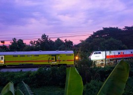 Evakuasi KA Pandalungan di Stasiun Tanggulangin Sidoarjo Usai Dini Hari