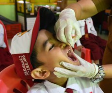 Pj Wahyu Hidayat Tinjau Vaksinasi Polio di Kota Malang, Ini Harapannya