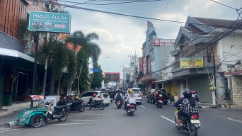 Dishub Cabut Larangan Parkir Mobil di Jalan Dhoho Kediri