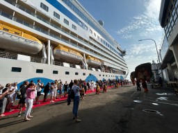 Kapal Pesiar Mv. Aidabella Kunjungi Pelabuhan Tanjung Perak Surabaya