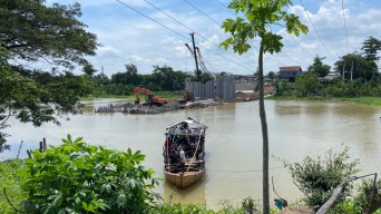 Melihat Progres Pembangunan Jembatan Jongbiru Kediri, Kapan Selesai?