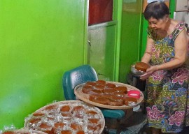 Harga Bahan Kue Keranjang Naik Jelang Imlek 2024, Penjual Sambat Sepi Pembeli