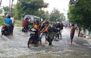 5 Desa di Benjeng Gresik Tergenang Banjir Luapan Kali Lamong