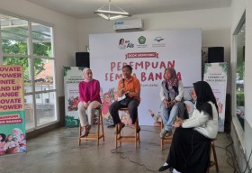 Kiat Sukses Ning Ais di Balik Buku Perempuan Semua Bangsa