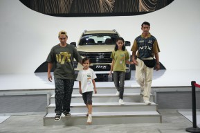 Kolaborasi Honda - Shining Bright Luncurkan Apparel N7X Edition, Yuk Kepoin!