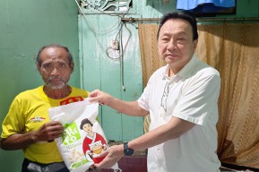 Asosiasi Muda Jatim Gelar Baksos di Jalan Dapuan Surabaya, Sambut Imlek 2024