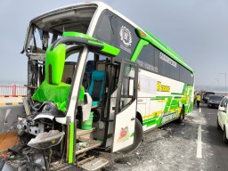 Bus Seruduk Bokong Truk di Jembatan Suramadu, Sopir Meninggal Dunia