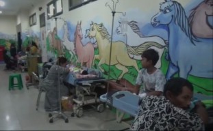 Pasien Anak Membeludak hingga Tempati Lorong RSUD Syamrabu Bangkalan
