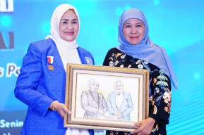 Gubernur Khofifah Beri Acungan Jempol Peran dan Inovasi IWAPI Jatim