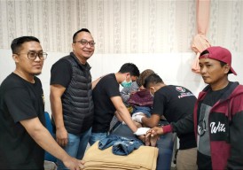 Bayi Usia 25 Hari Ikut Khitan Massal HUT RS Fathma Medika Gresik