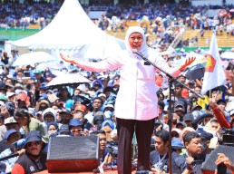 Khofifah Ingatkan Warga Jatim Waspadai Serangan Fajar Jelang Coblosan