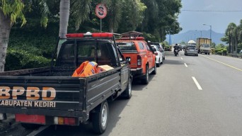 Motor Trail KLX Misterius di Atas Jembatan Semampir Kediri sejak Minggu Malam