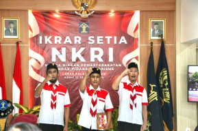 3 Warga Binaan Kasus Terorisme Ucapkan Ikrar Setia NKRI di Lapas Kelas I Madiun