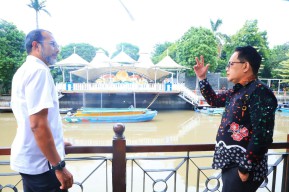 Pj Gubernur Jatim Pastikan Pembangunan Smelter di Gresik On Target