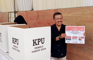 Mantan Wawali Kota Batu Nyoblos di Kelurahan Sisir, Ini Koreksinya untuk KPPS