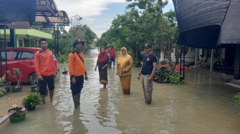 Tanggul Sungai Plalangan Jebol, Banjir Rendam Ratusan Rumah di Lamongan